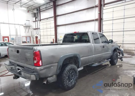 2006 Chevrolet Silverado 2500Hd Work Truck from USA, damaged, VIN 1GCHK29UX6E263400